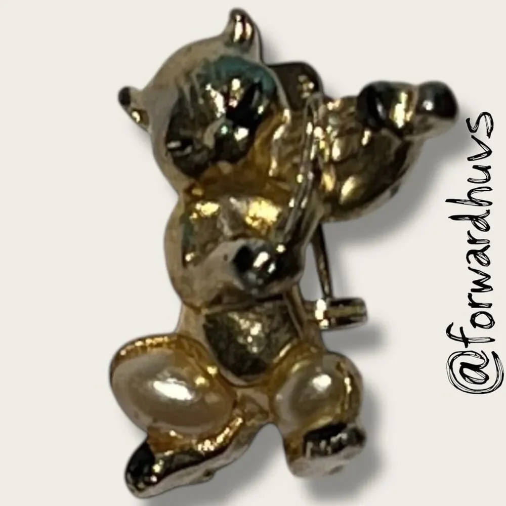 Cat Playing the Fiddle - Faux Pearl Knees - 1” Brooch